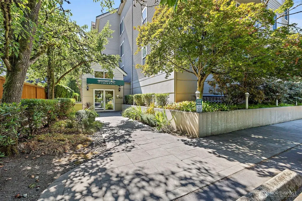 6831 NE 170th Street Kenmore WA 98028