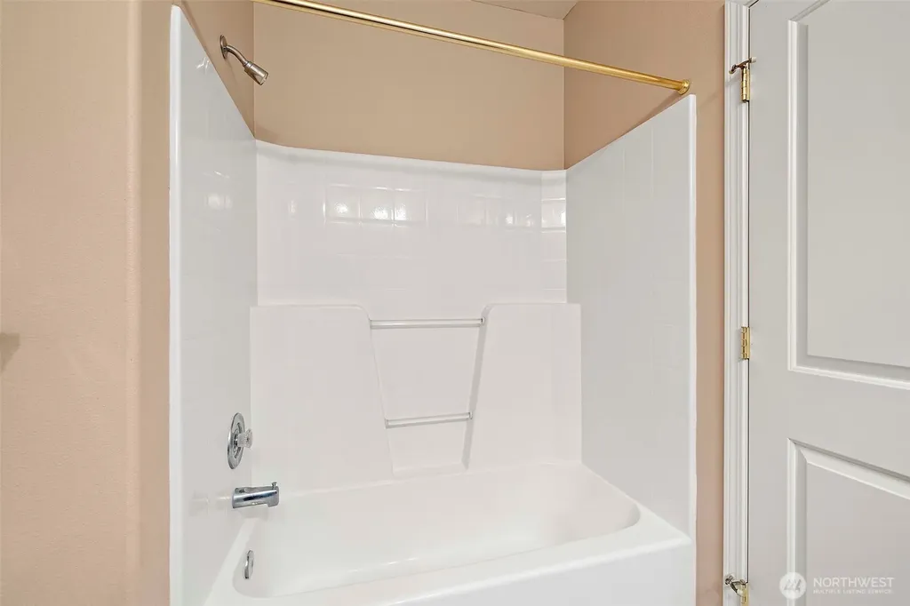 6831 NE 170th Street Kenmore WA 98028
