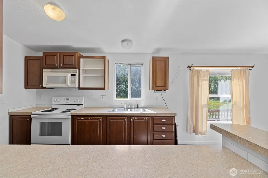 5824 Haddon Lane Anacortes WA 98221