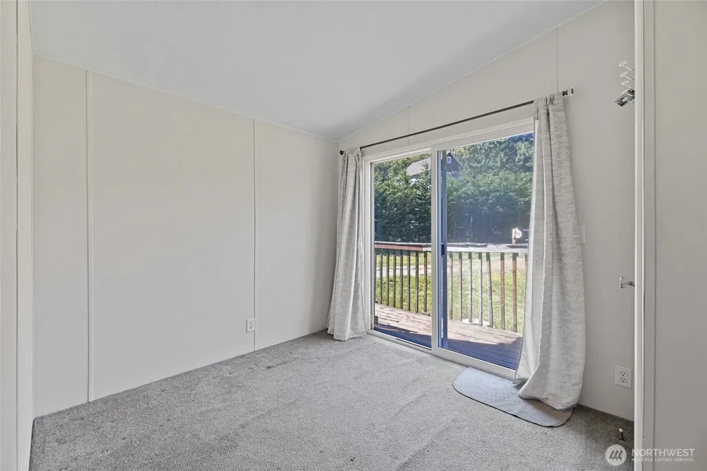 5824 Haddon Lane Anacortes WA 98221