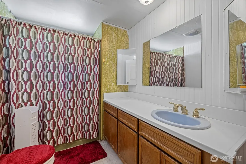 5824 Haddon Lane Anacortes WA 98221