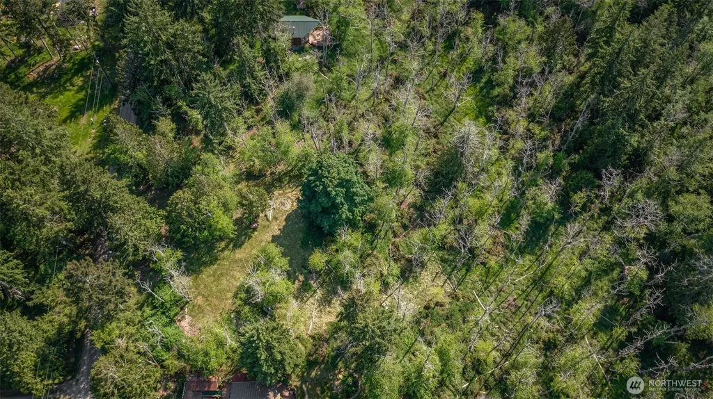 906 E Madrona Boulevard NW Lakebay WA 98349