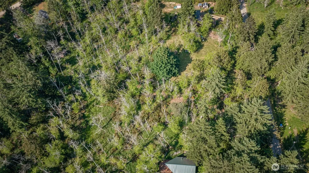 906 E Madrona Boulevard NW Lakebay WA 98349