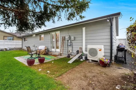326 W 8th Street Warden WA 98857