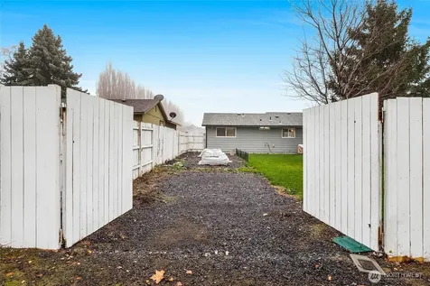 326 W 8th Street Warden WA 98857