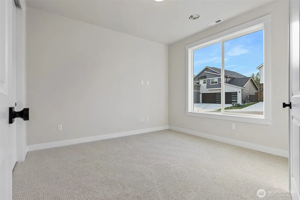 1529 Lockridge Loop E Enumclaw WA 98022
