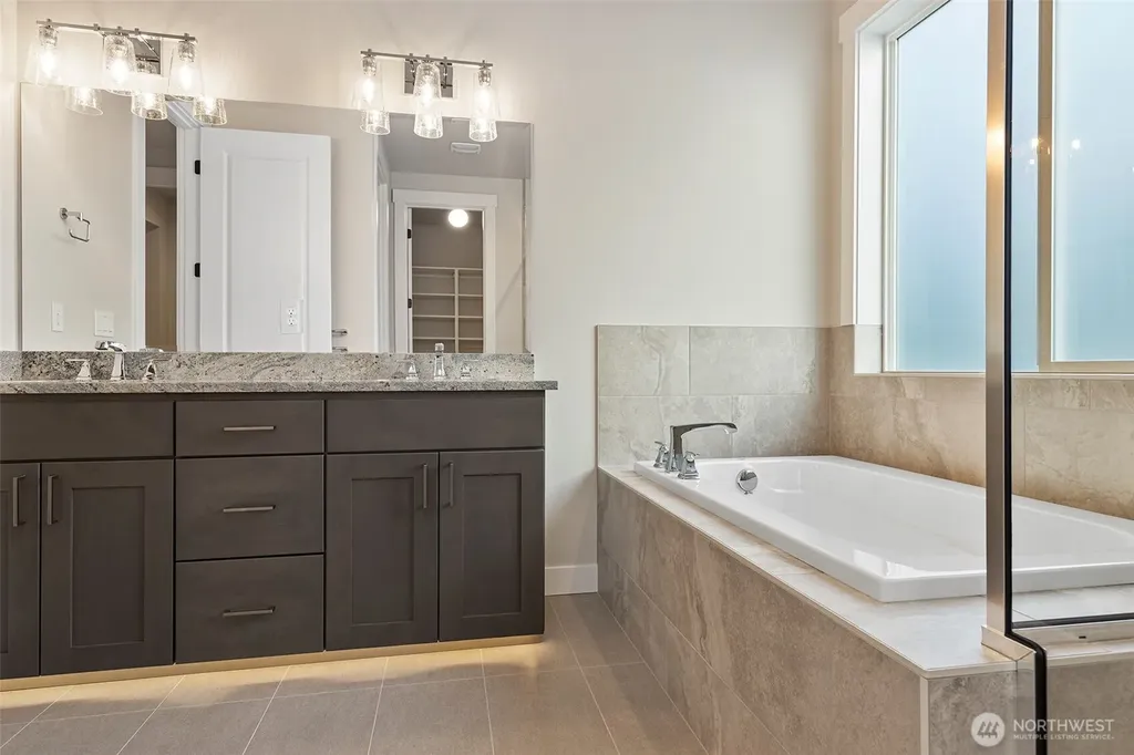 1529 Lockridge Loop E Enumclaw WA 98022