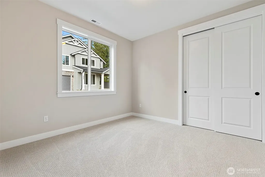 1529 Lockridge Loop E Enumclaw WA 98022