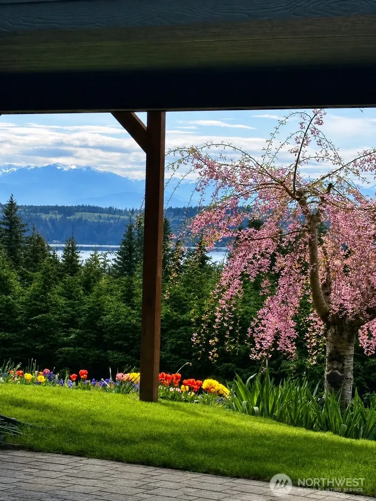 1028 Circle Drive Camano Island WA 98282