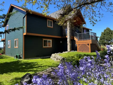 1028 Circle Drive Camano Island WA 98282