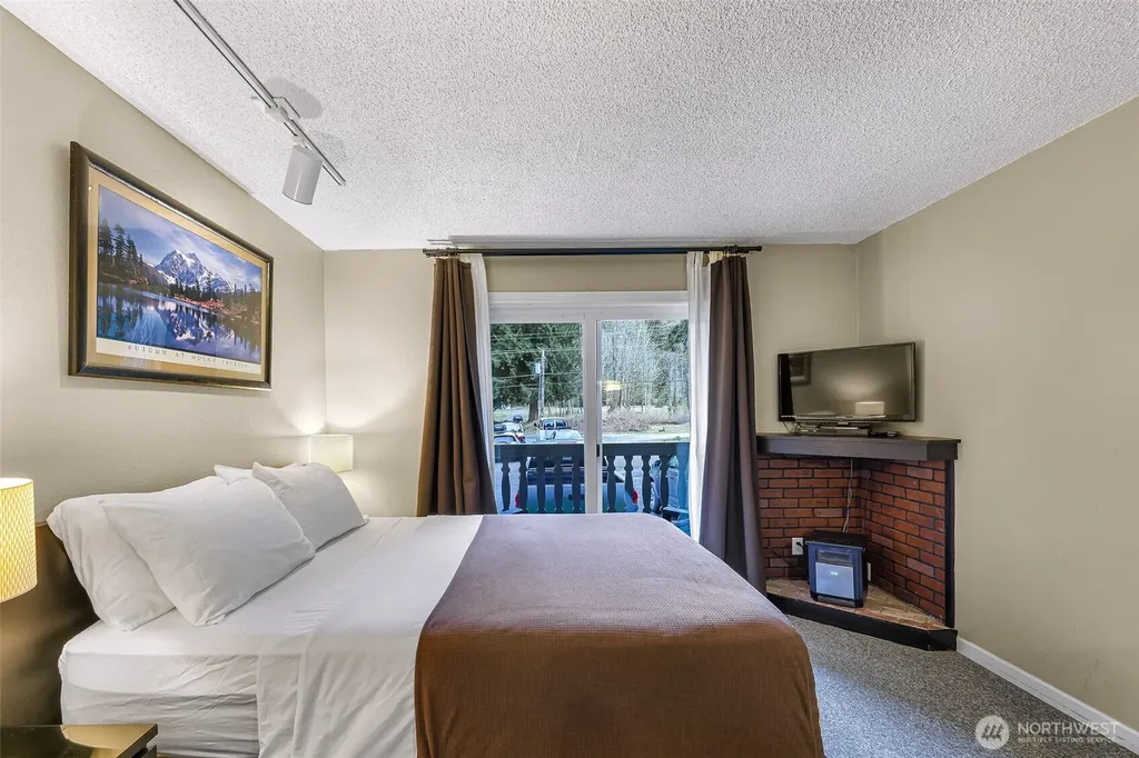 10433 Mt Baker Highway Deming WA 98244