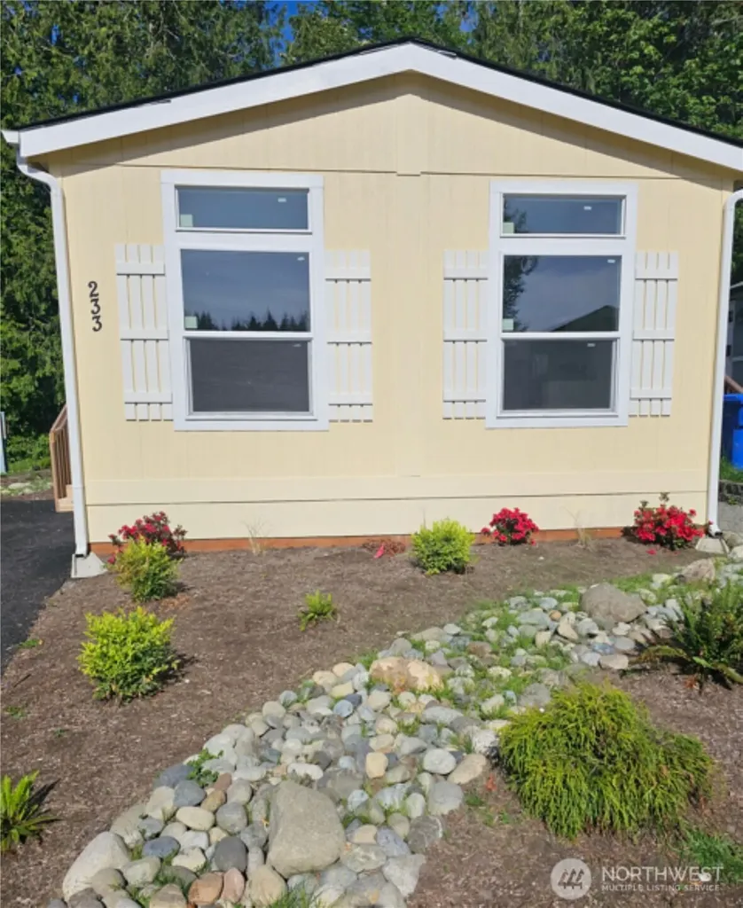 31108 3rd Avenue Black Diamond WA 98010