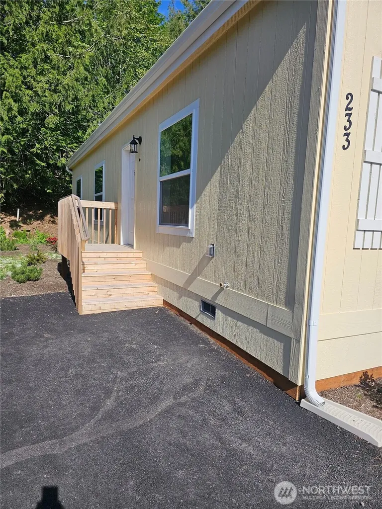 31108 3rd Avenue Black Diamond WA 98010
