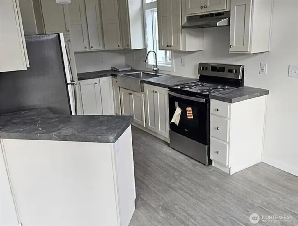 31108 3rd Avenue Black Diamond WA 98010