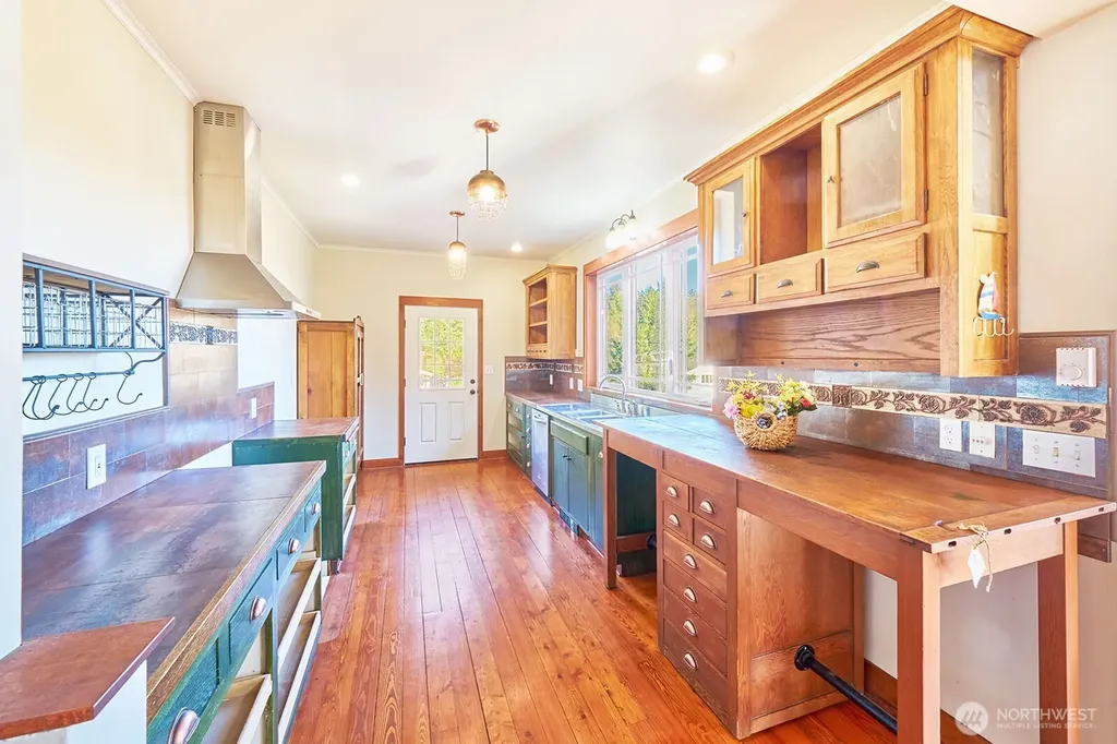 2147 Klahanee Drive Ilwaco WA 98624