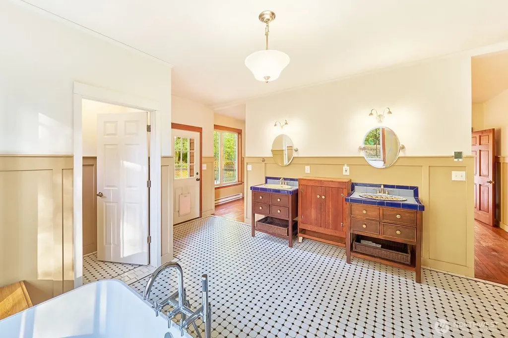 2147 Klahanee Drive Ilwaco WA 98624
