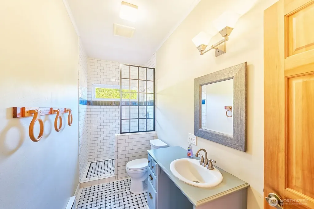 2147 Klahanee Drive Ilwaco WA 98624