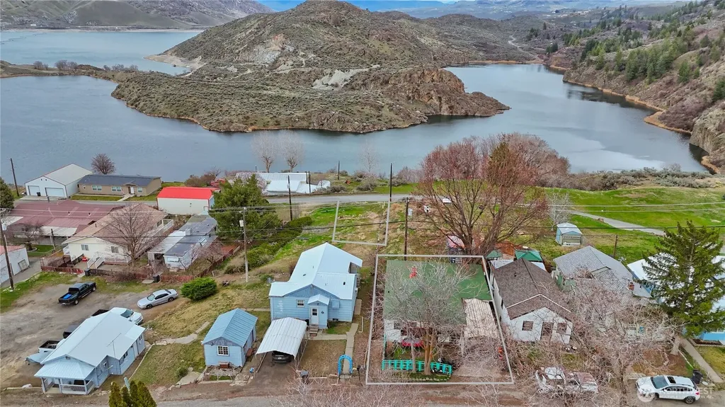 111 Young Street Grand Coulee WA 99133