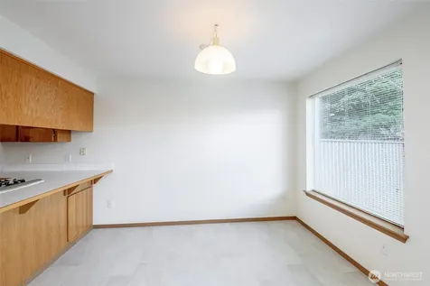 808 13th Street SE Puyallup WA 98372