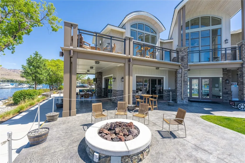 1350 W Woodin Avenue Chelan WA 98816