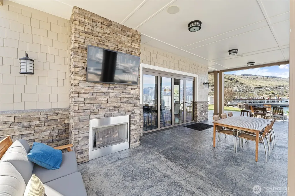 1350 W Woodin Avenue Chelan WA 98816