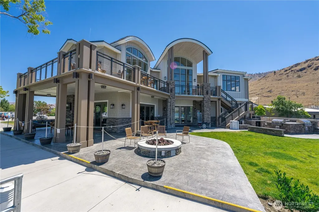 1350 W Woodin Avenue Chelan WA 98816