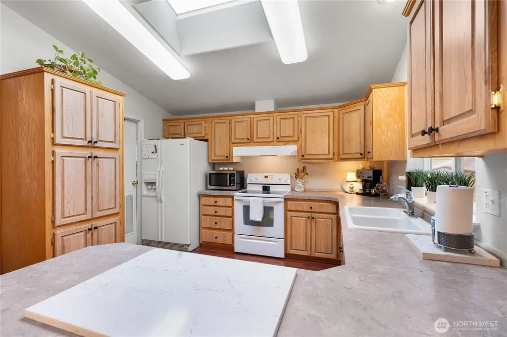 23825 15th Ave SE Bothell WA 98021