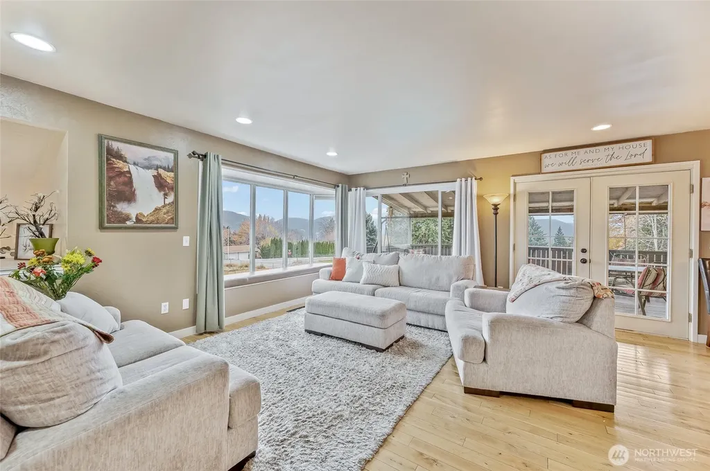 809 N Kenroy Terrace East Wenatchee WA 98802