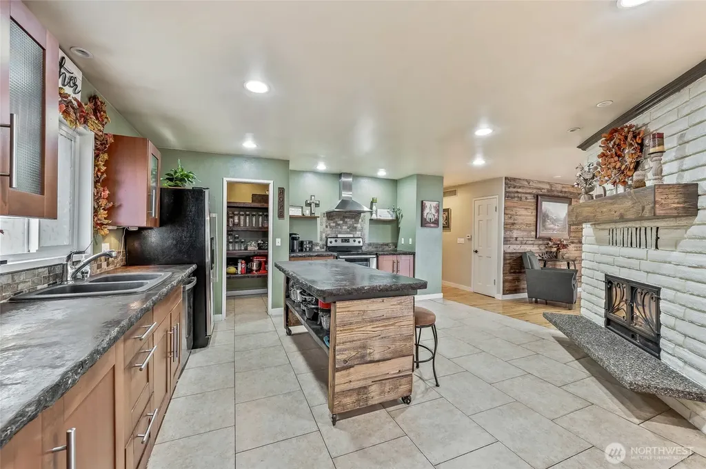 809 N Kenroy Terrace East Wenatchee WA 98802