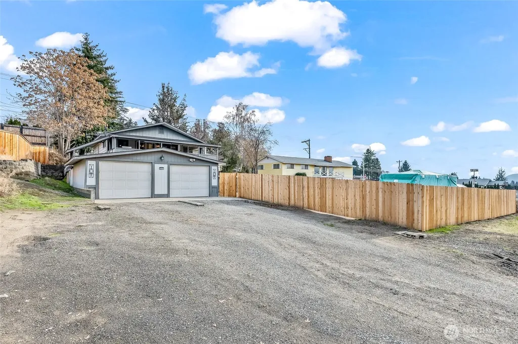809 N Kenroy Terrace East Wenatchee WA 98802
