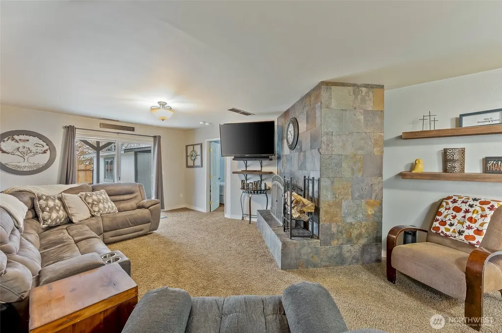 809 N Kenroy Terrace East Wenatchee WA 98802