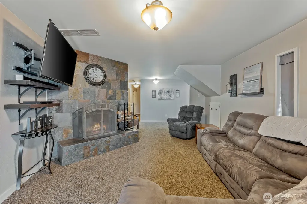 809 N Kenroy Terrace East Wenatchee WA 98802