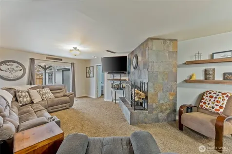 809 N Kenroy Terrace East Wenatchee WA 98802