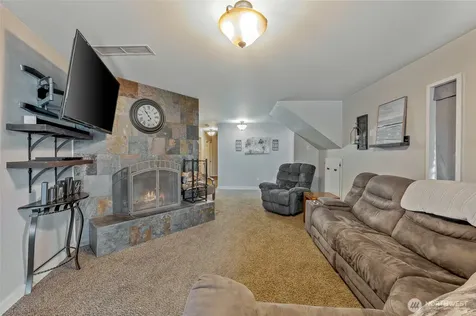 809 N Kenroy Terrace East Wenatchee WA 98802