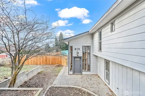 809 N Kenroy Terrace East Wenatchee WA 98802