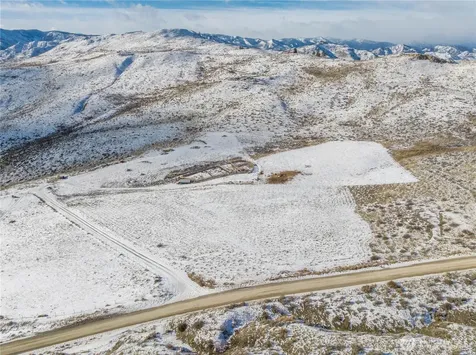 12 Charlie Drive Pateros WA 98846