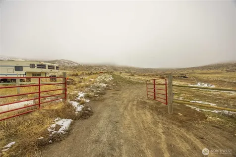 12 Charlie Drive Pateros WA 98846