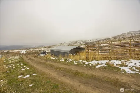 12 Charlie Drive Pateros WA 98846