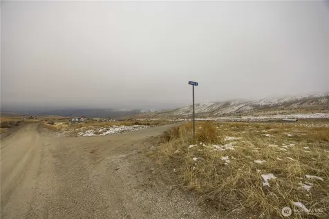 12 Charlie Drive Pateros WA 98846