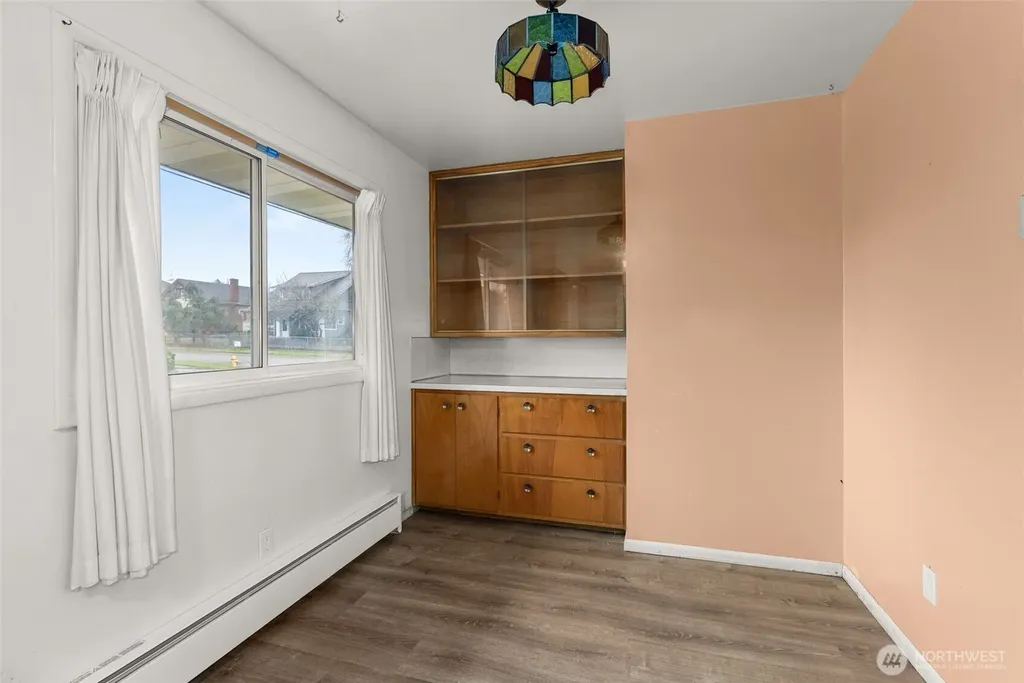404 Eleventh Street Raymond WA 98577