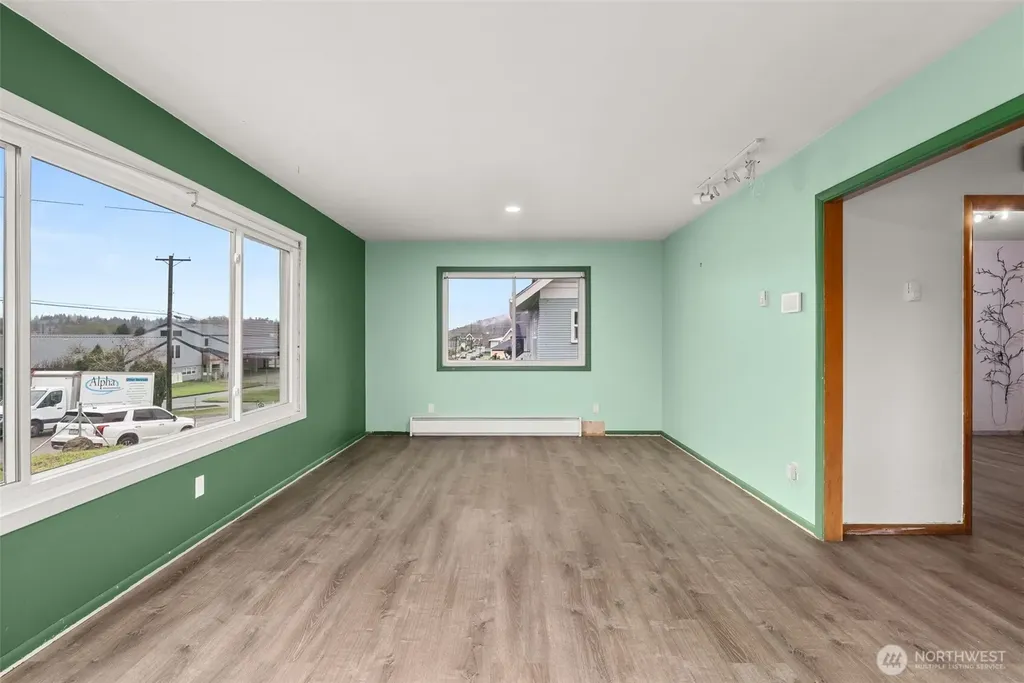404 Eleventh Street Raymond WA 98577