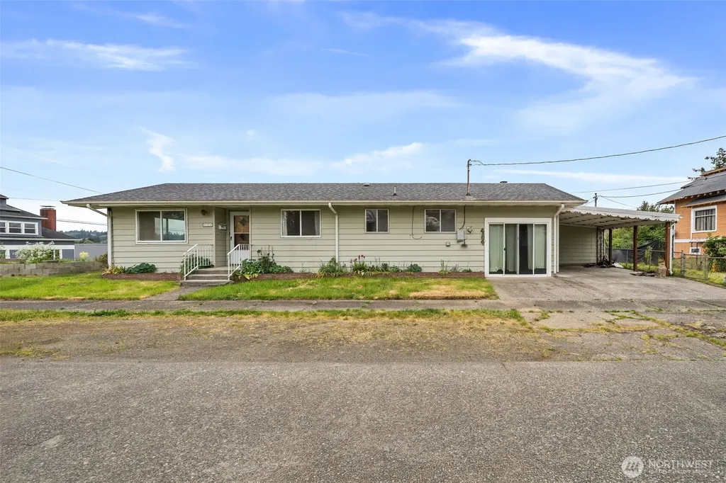 404 Eleventh Street Raymond WA 98577