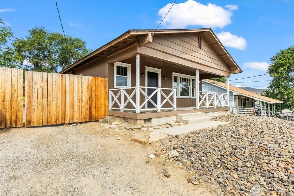 724 S Chelan Avenue Wenatchee WA 98801