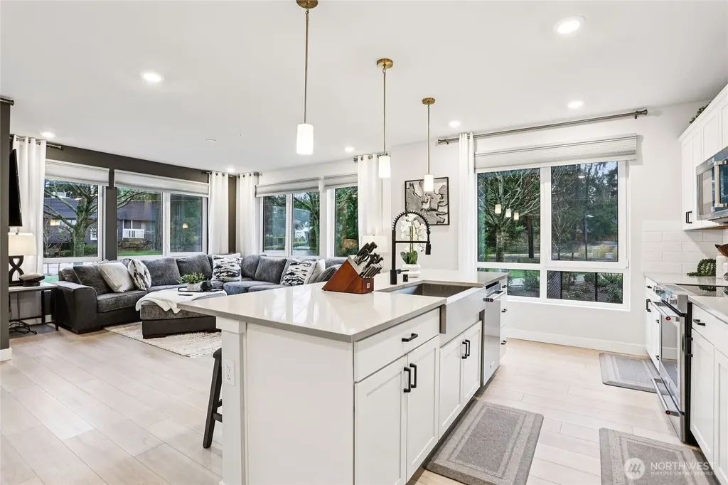14598 Westminster Way N Shoreline WA 98133