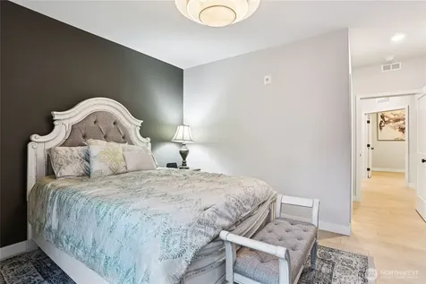 14598 Westminster Way N Shoreline WA 98133