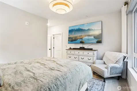 14598 Westminster Way N Shoreline WA 98133