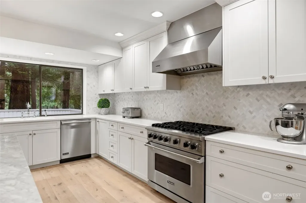 21845 NE 30th Place Sammamish WA 98074