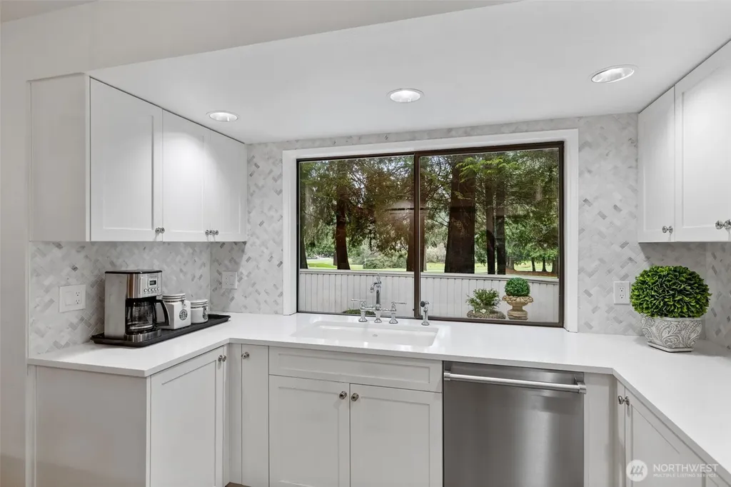 21845 NE 30th Place Sammamish WA 98074