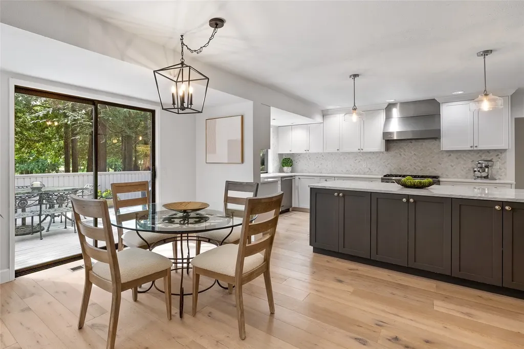 21845 NE 30th Place Sammamish WA 98074
