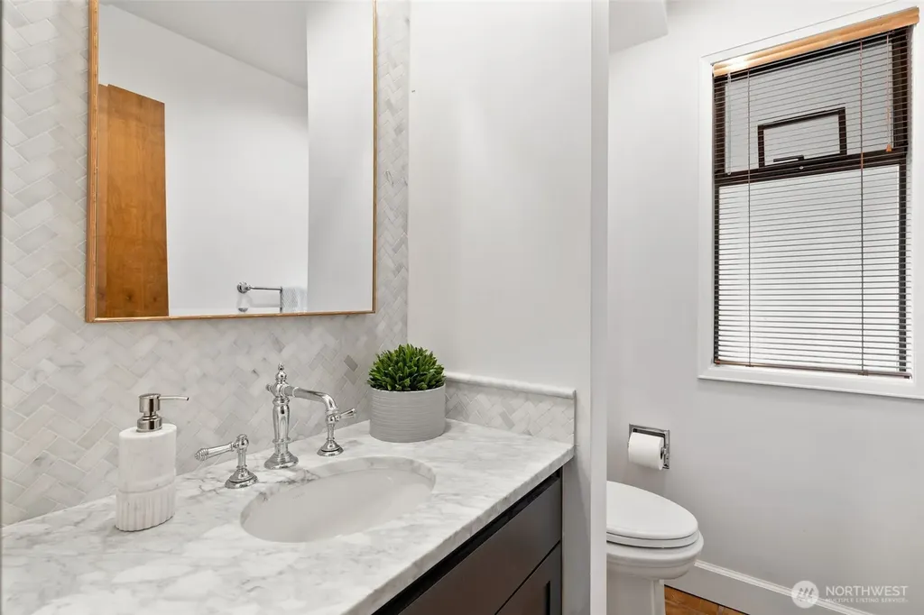 21845 NE 30th Place Sammamish WA 98074
